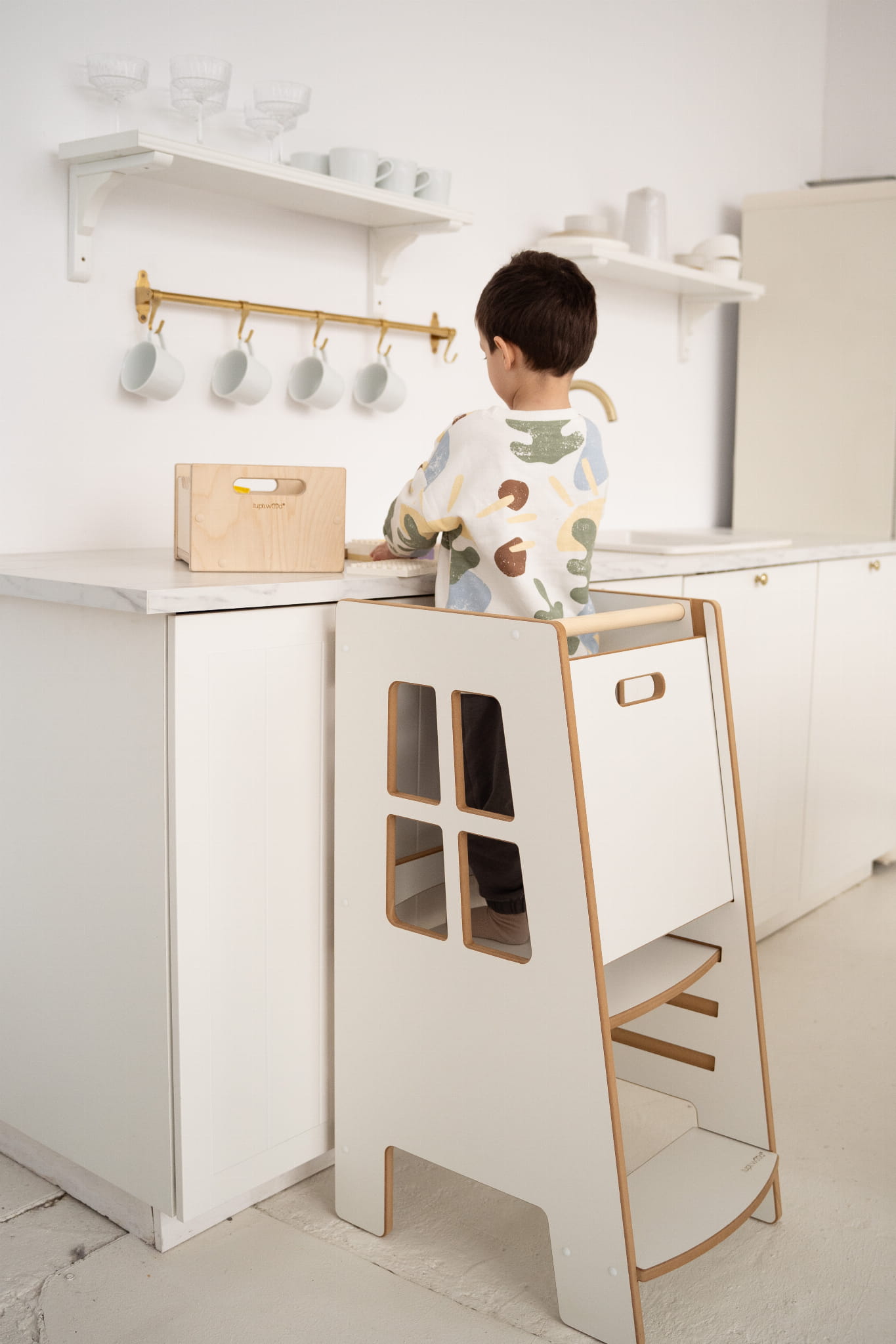 EXTRA SAFE - Montessori Lernturm Kitchen Helper Kinderplattform Küchenturm